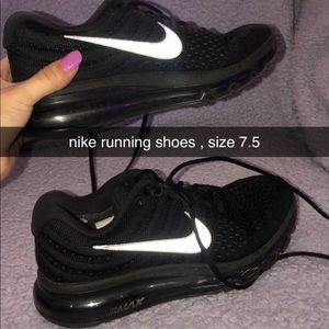 nike airmax running shoes
